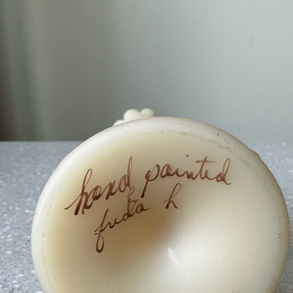 Fenton #9056 DR Chocolate Roses on Cameo Satin Vase Painted Custard Stamped - Picture 5 of 6